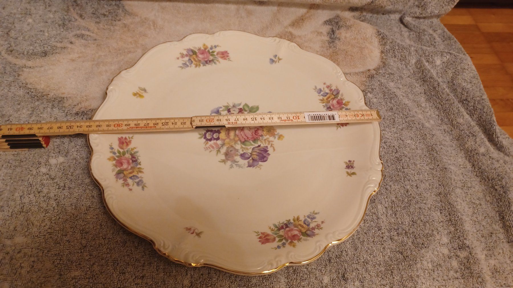 Rosenthal Piatti di portata: Rosenthal Servierteller Blumenmuster Goldrand 32cm – Usato da Winznau venduto da FlorianV 1
