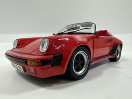 Porsche 911 Carrera Speedster 1:18, rot-schwarz, MAISTO