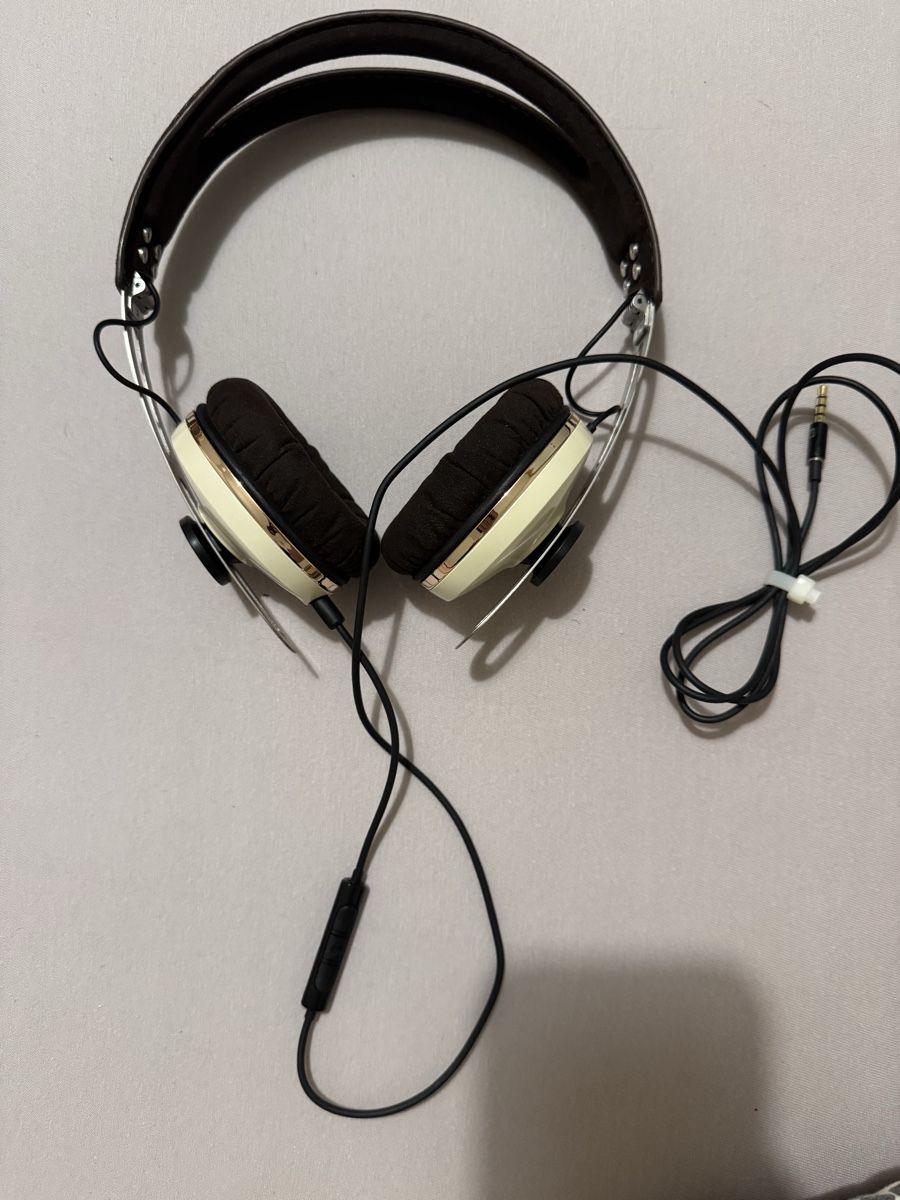 Sennheiser Cuffie: Sennheiser Momentum Kopfhörer Over-Ear – Usato da Niederbipp venduto da yar_tf6f