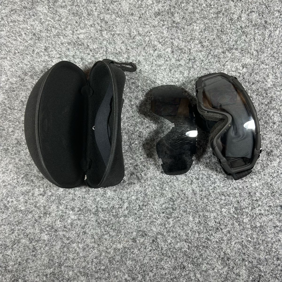 Oakley Lunettes & Verres: Oakley sunglasses  – Neuf (Voir description) à La Sagne NE par Matlasape 2