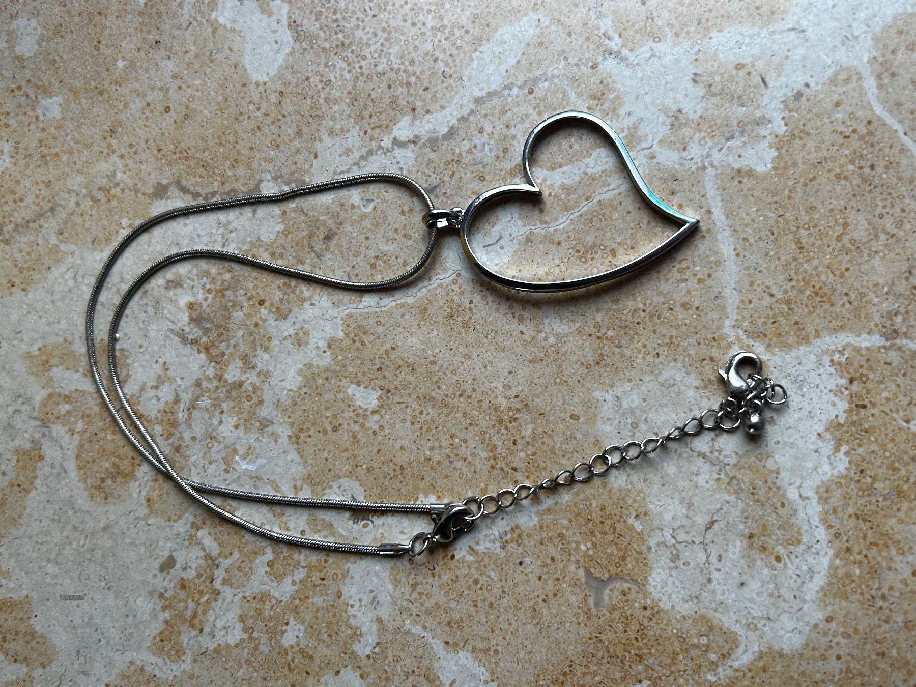 Ketten: Herz-Collier, Schlangen-Kette, Anhänger 40cm – Gebraucht aus Laufen von Bellavitaboom 4