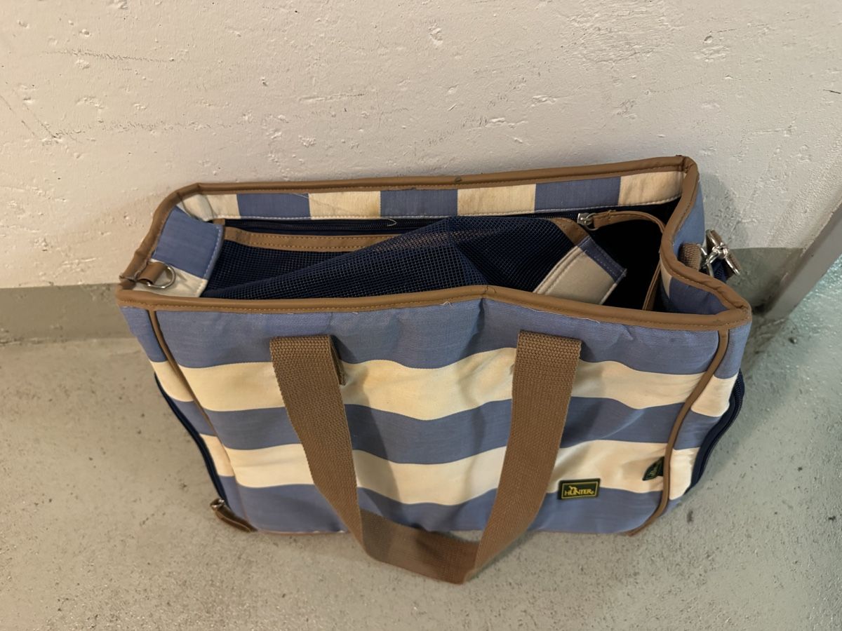 Liege- & Schlafplätze: Hunde Reise Tasche – Gebraucht aus Rapperswil SG von sunny166