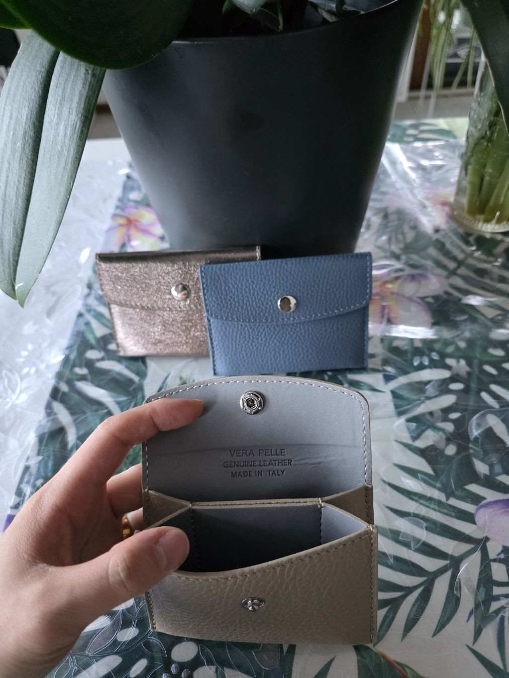 Autres vêtements & accessoires: Kartenetui aus authentischem Rindsleder Hellbeige – Neuf avec emballage d'origine à Romoos par Jewelrylover 1