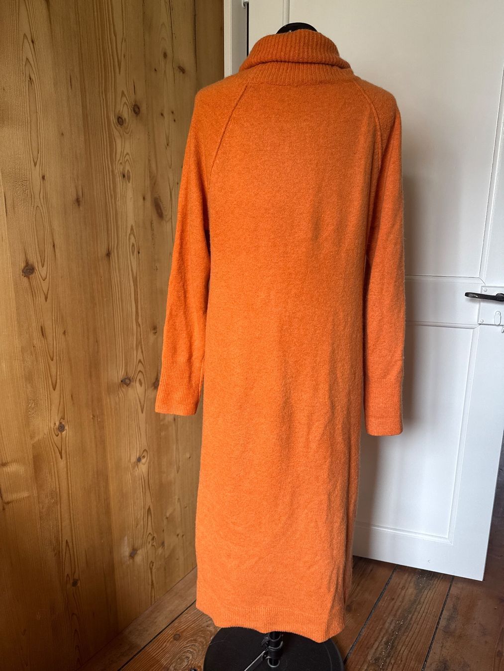 Esprit Robes: Robe pull orange à col roulé Esprit - tailleXL – D'occasion à Oron la Ville par pollyh11 1