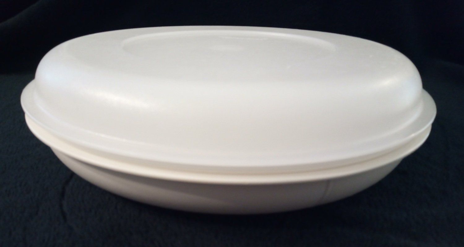 Tupperware Piatti di portata: TUPPERWARE Servier-Runde - Apéro-Platte mit Deckel (Beige) – Usato da Werdenberg venduto da EXA-Secondhand 1