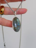 Fashionable labradorite necklace