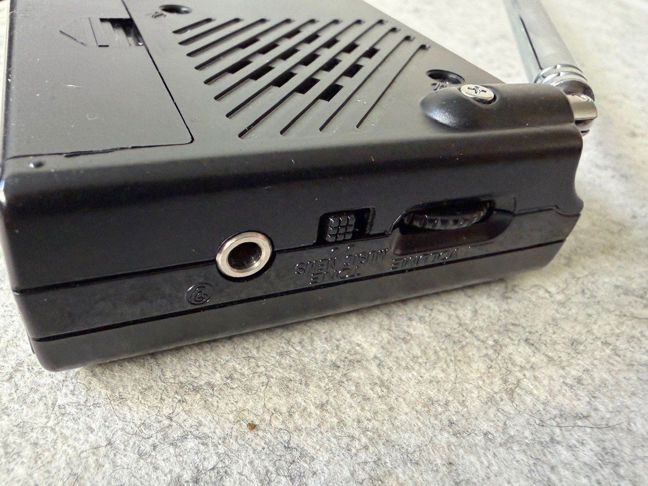 Sony Radio: Sony 9 Band Weltempfänger ICF-SW20 – Usato da Langnau am Albis venduto da Danig0 2