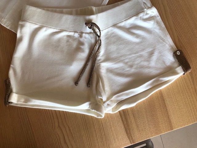 Lotti di vestiti: Set Borbonese Mis.42 IT – Usato da Davesco-Soragno venduto da dvf_7h6d 1