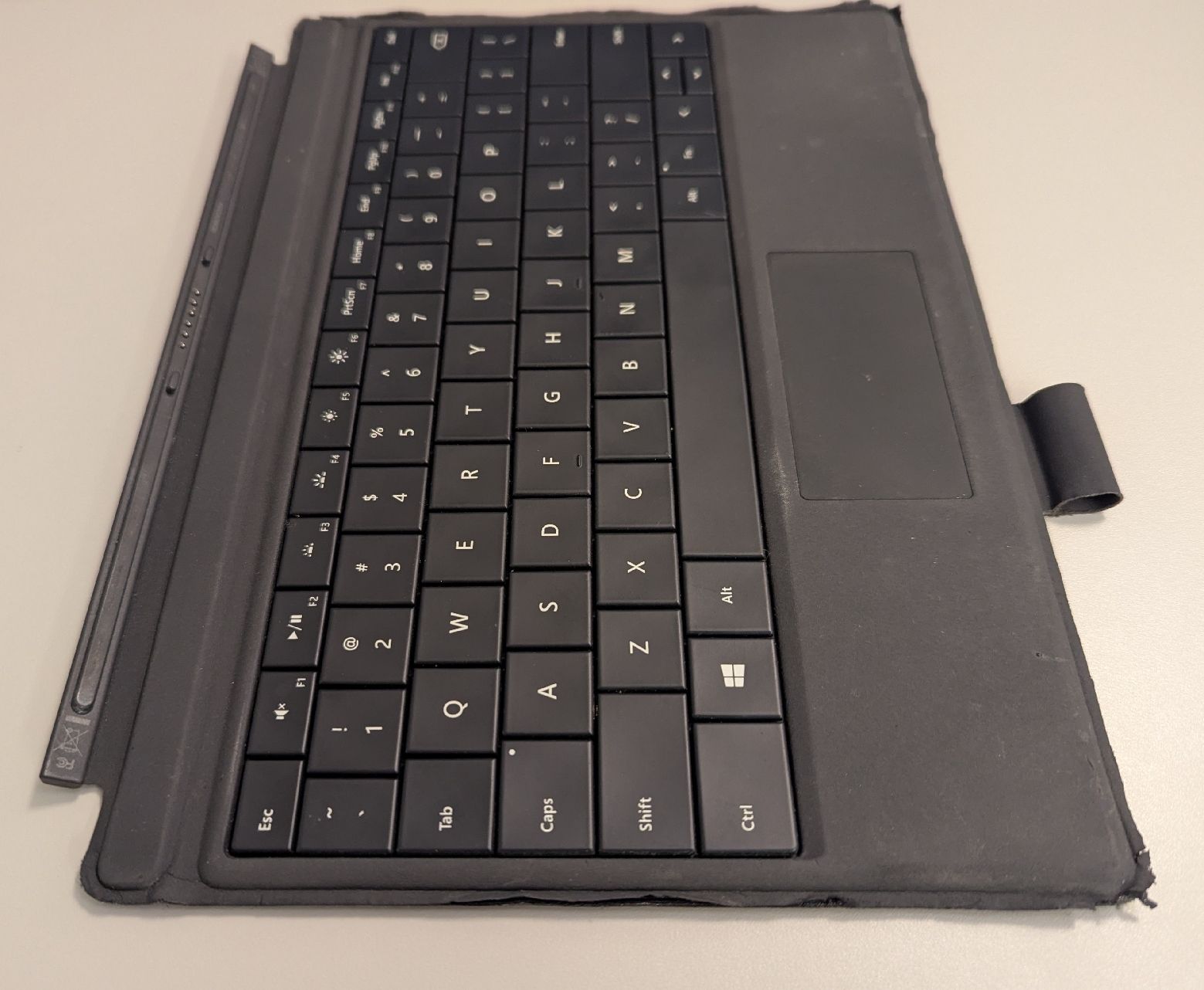 Microsoft Covers & Borse: Microsoft Surface 3 Type Cover 1654 – Usato da Zürich venduto da pointedarch 1