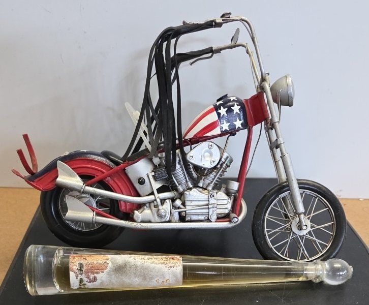Kits de montage: US-Chopper Deko-Motorrad mit Schnapsflasche – D'occasion à Flums par Flumsantik 4