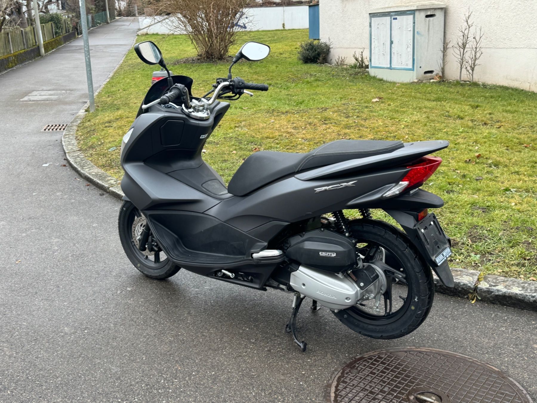 Honda Scooters: Honda pcx 125 – D'occasion à Zürich par Sparta365 6