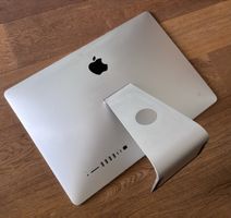 Châssis Apple iMac 21.5’ en panne sans écran.