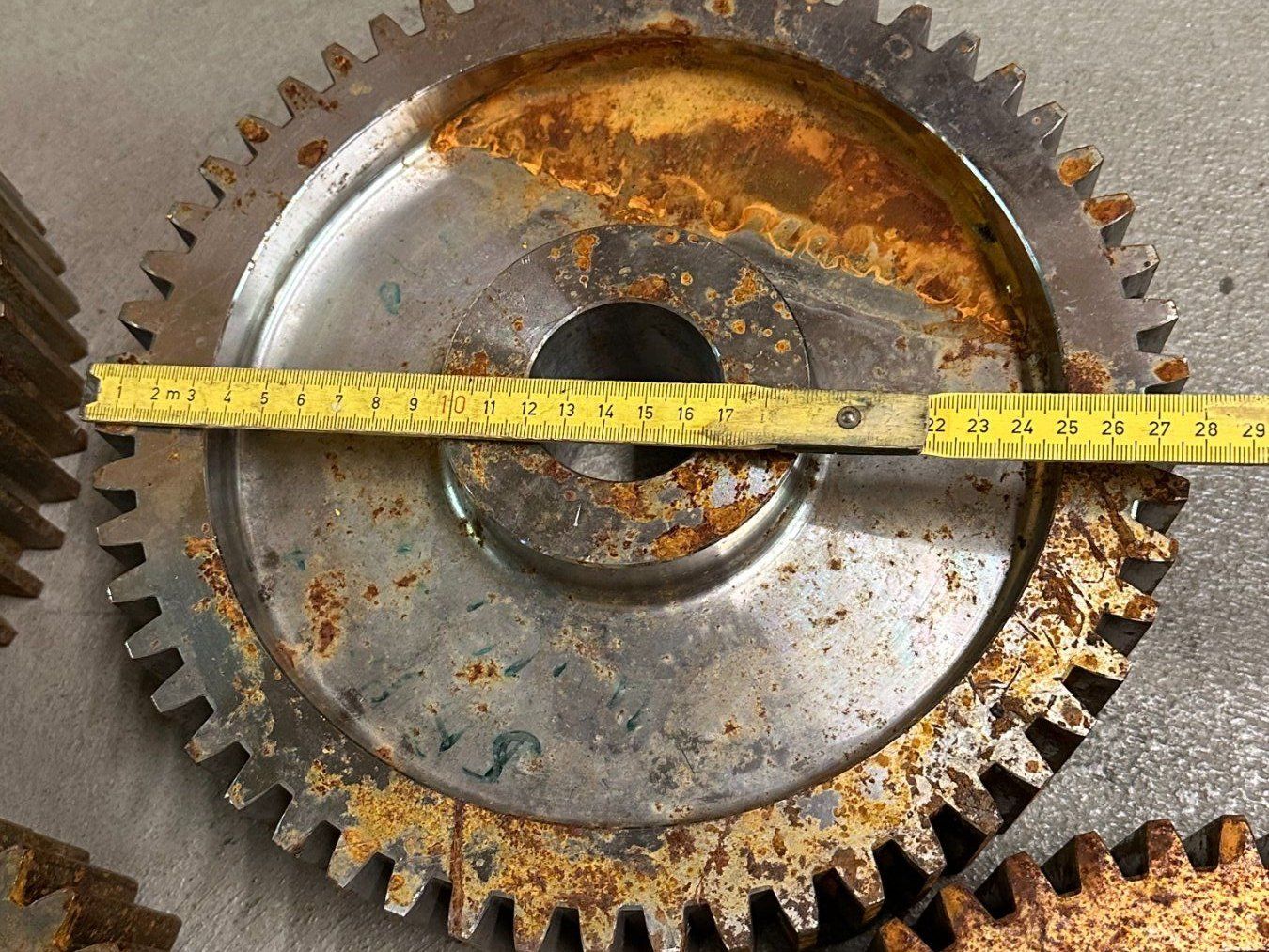 Zahnräder: Zahnräder Metall Rost verschiedene Grössen – Gebraucht aus Luzern von Lager6640 1