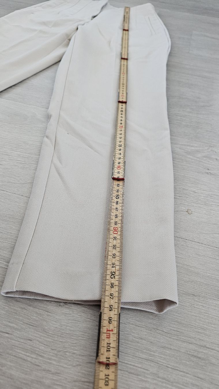 Zara Pantaloni: Zara Hose, beige, gr.M – Nuovo (secondo la descrizione) da Baden venduto da MiaNy 1