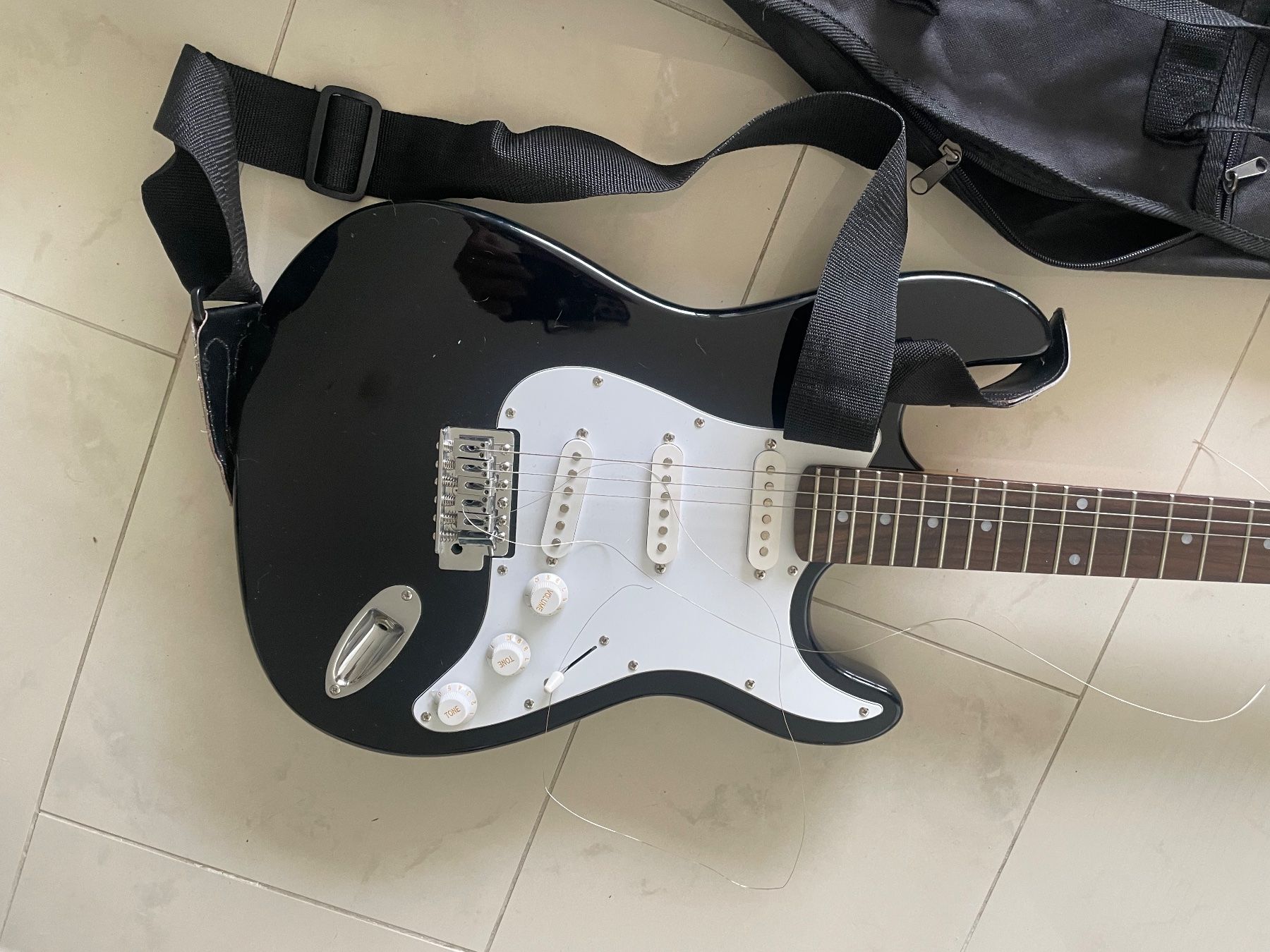 Strumenti musicali: Elektrische Gitarre Carlos – Usato da Adligenswil venduto da mer_lin