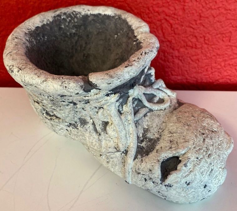 Vasi per fiori: Gartendeko Blumentopf Schuh- Beton- Neu – Nuovo e nell'imballaggio originale da Zäziwil venduto da Emlea