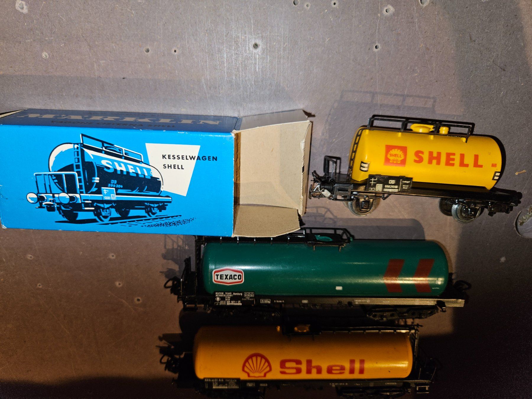Märklin Modellini di ferrovie: Märklin Shell Kesselwagen mit einer OVP – Usato da Bern venduto da lukas90pilze 3