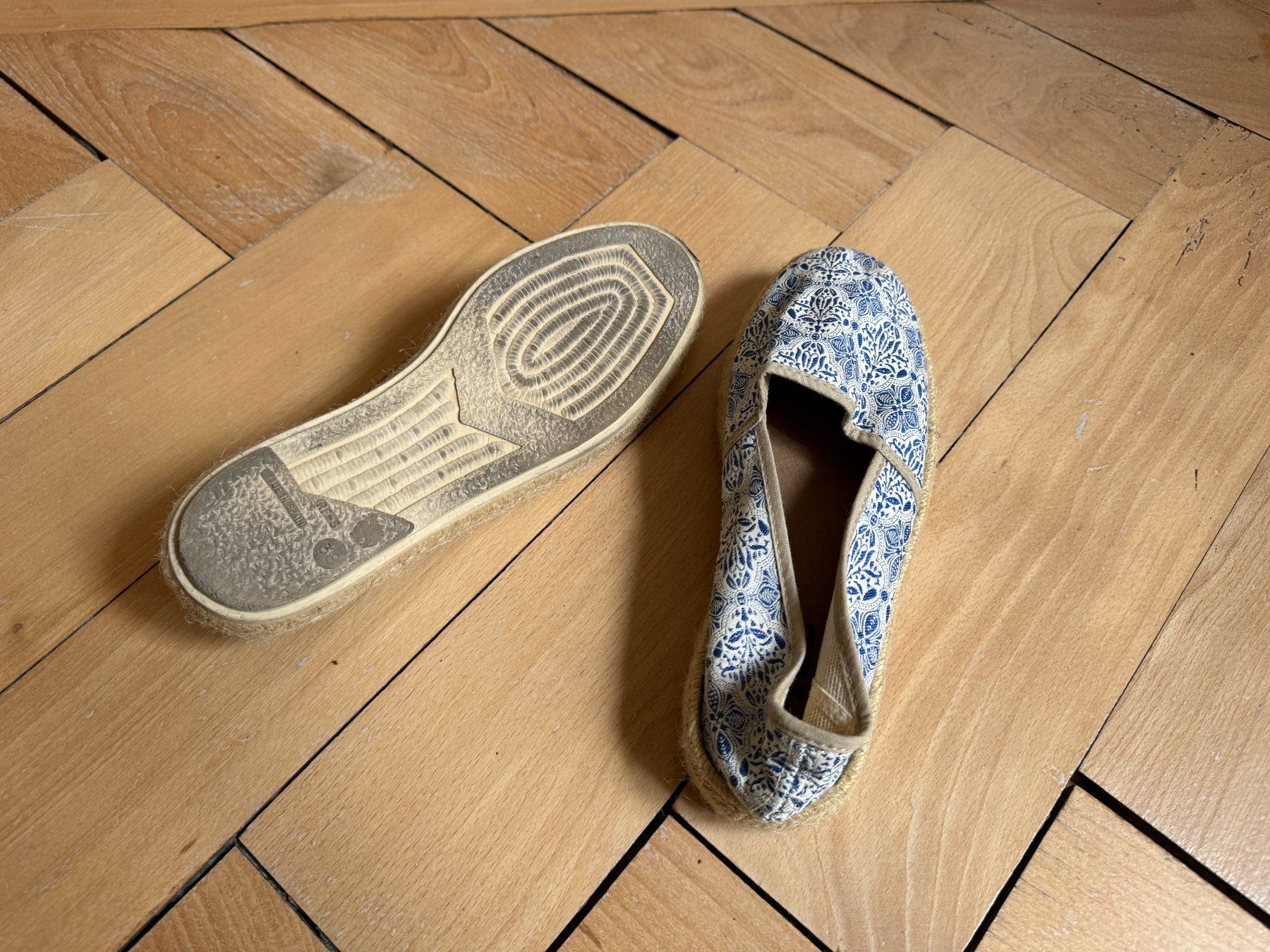 Scarpe da donna: ILC - Espadrilles blau-weiss gemustert 38 – Usato da Zürich venduto da Diazaio 3