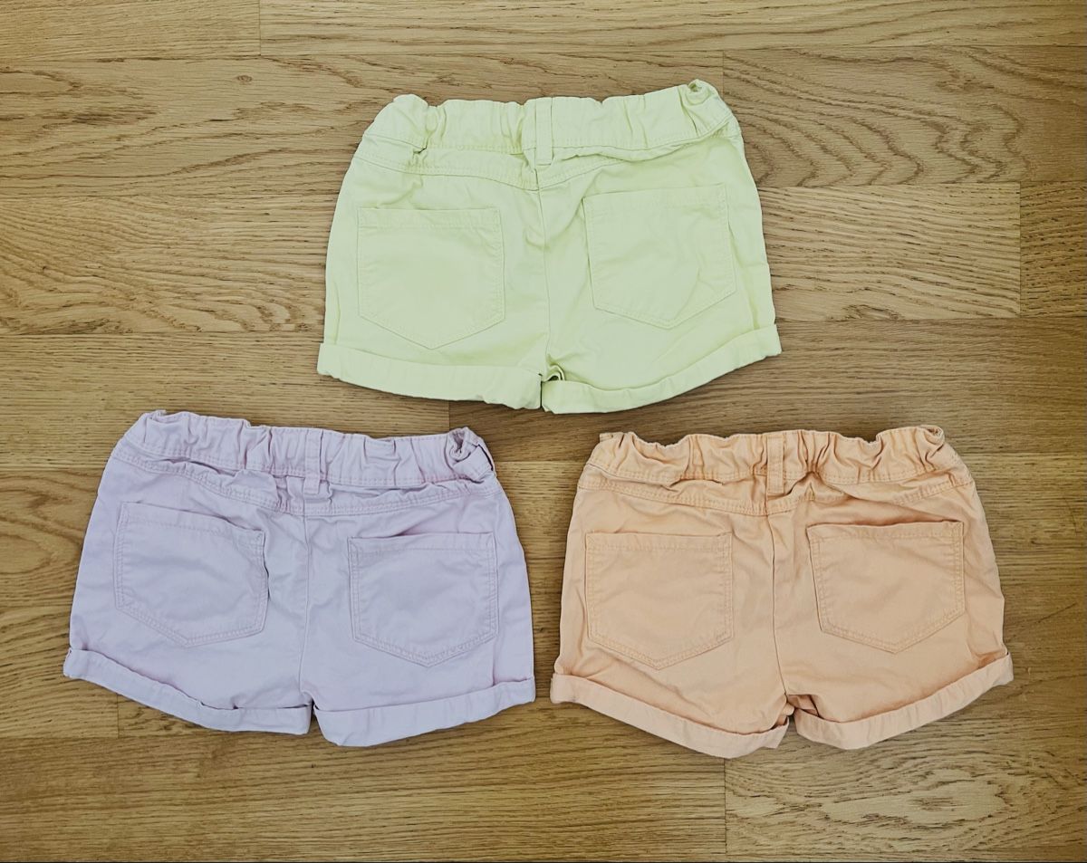 Pantaloni: 3 Shorts Taille 116 – Usato da Sion venduto da FashionStore3 1