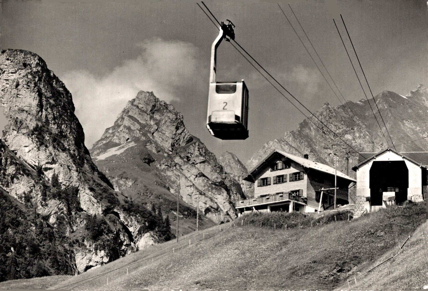 Cartoline postali: Isenthal. Berggasthaus Gitschenen mit Schwebebahn – Usato da Bronschhofen venduto da Astore
