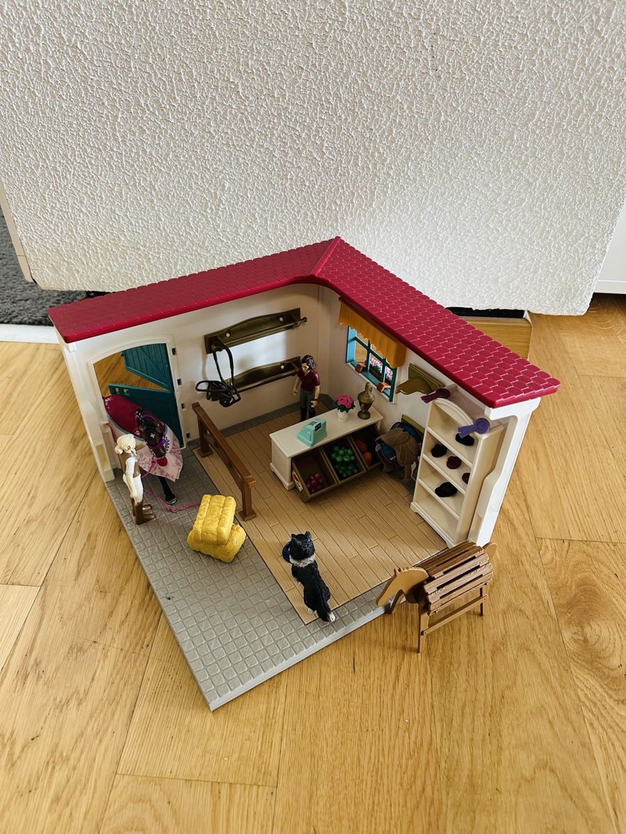 Schleich Giocattoli: Schleich 42568 - Reitshop – Nuovo (secondo la descrizione) da Meilen venduto da Carpi 1