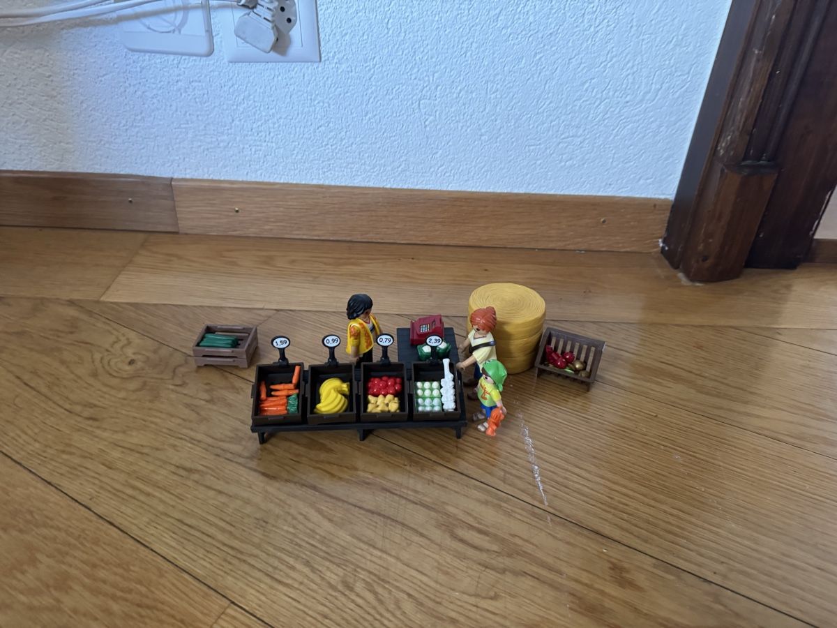 Giocattoli: Playmobil Marktstand mit Figuren  – Usato da Bremgarten AG venduto da NIKSELBREM