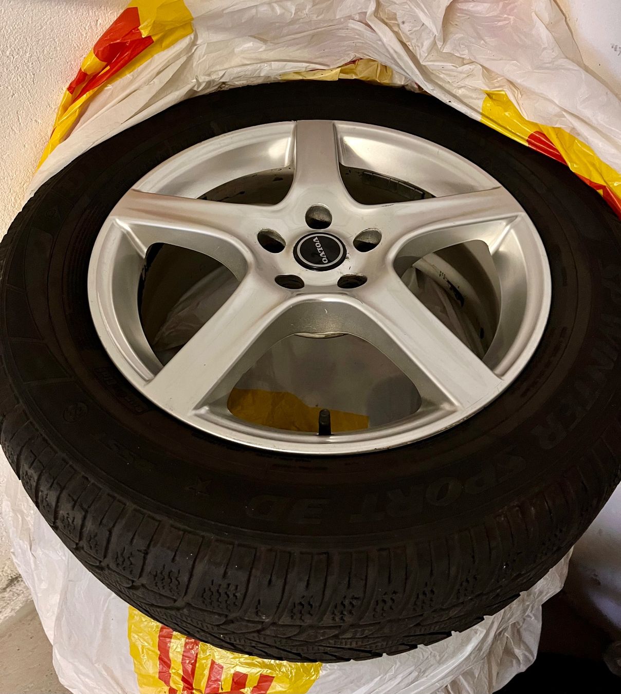 Volvo Cerchioni: Volvo felgen x4 (complete) – Usato da Viganello venduto da Vega14