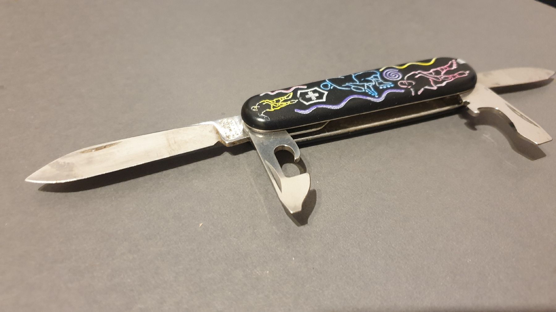 Victorinox Coltelli tascabile: Victorinox Inline Edition Recruit Sackmesser Roller – Usato da Saxonne (Ayent) venduto da SnowRoof