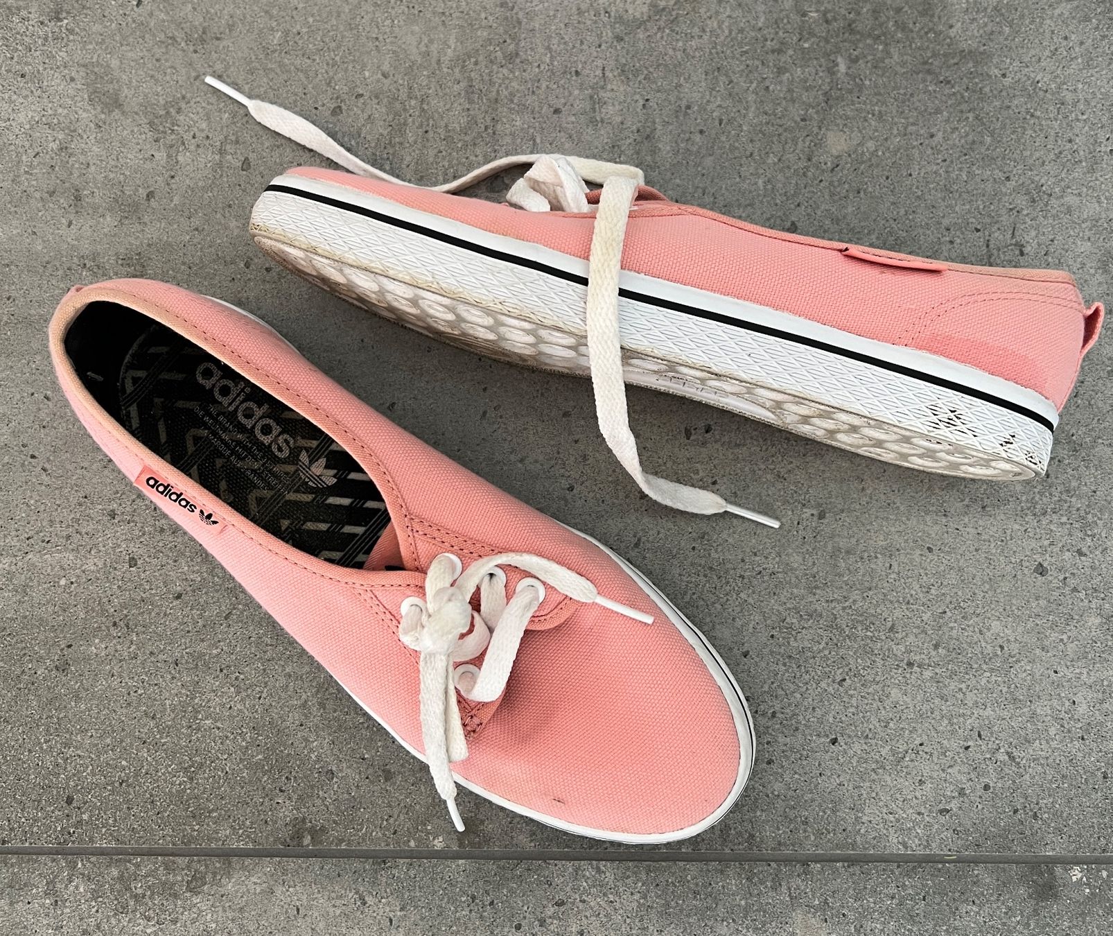 Adidas Scarpe da donna: Adidas sneakers – Nuovo (secondo la descrizione) da Cama venduto da UnleashdByAna 5