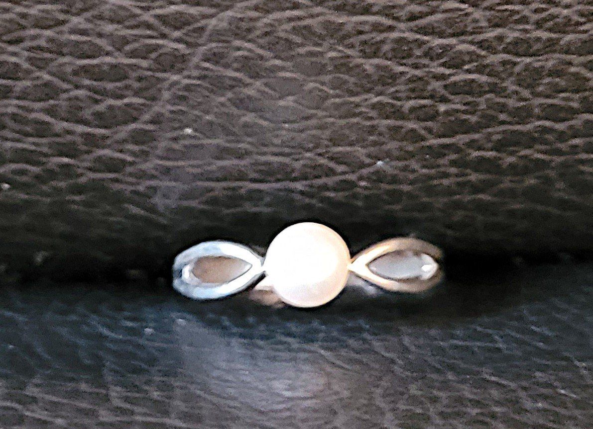 Anelli: Bague élégante avec une perle – Nuovo (secondo la descrizione) da Genève venduto da ELISABETHF03 2