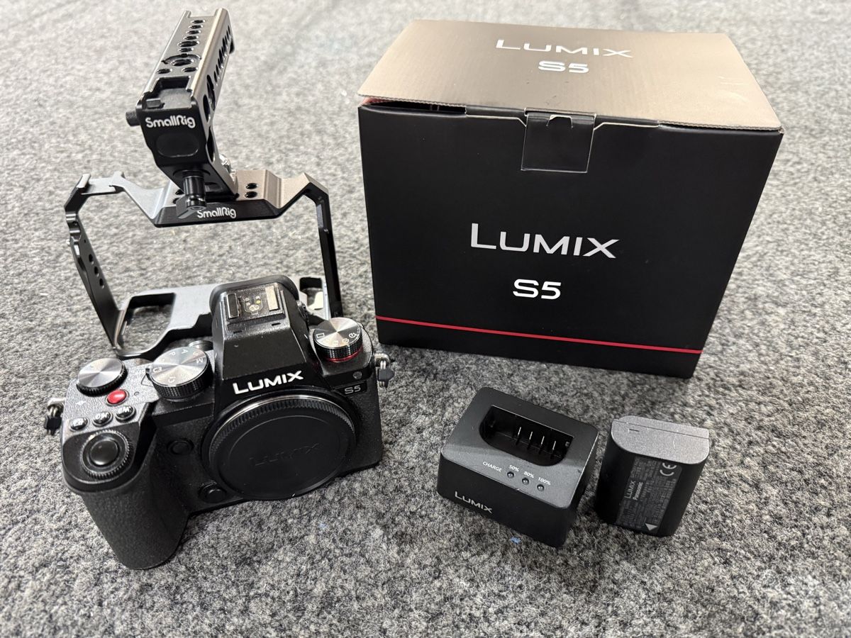 Panasonic Appareil photo: Panasonic Lumix s5 – D'occasion à Finsterhennen par klopfi70