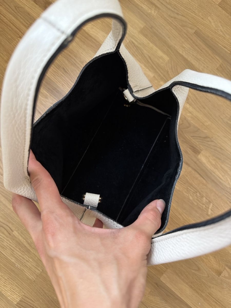 Borse da donna: Kleine Handtasche aus Leder – Usato da Zürich venduto da asg_closet 3