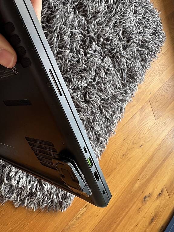 Razer Notebooks: Razer Blade 16 mit RTX 4090 (Mieten oder Kaufen auf Tutti) – Gebraucht aus Herzogenbuchsee von Zapilosotonograf 3