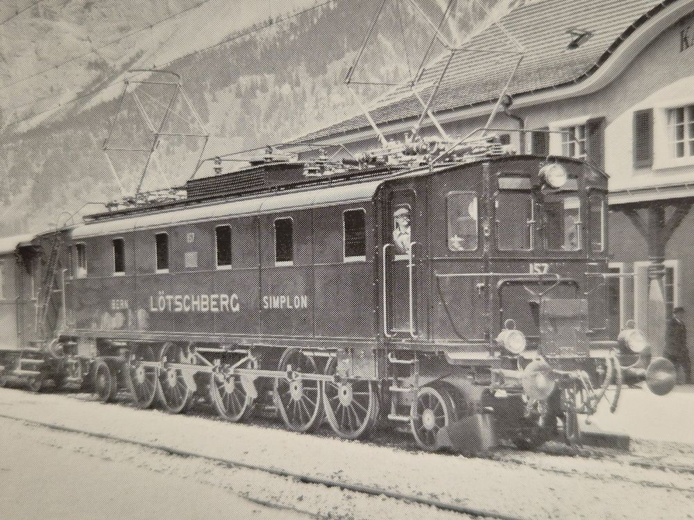 BLS Schnellzug mit Be 5/7 157 BLS Lötschbergbahn (Gebraucht) in St