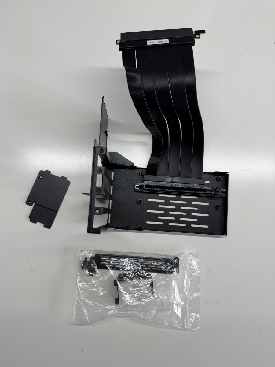 Kabel: Lian Li Vertikaler GPU Mount mit Riser Kabel - Verstellbar – Neu (gemäss Beschreibung) aus Langenthal von detjonrx 1