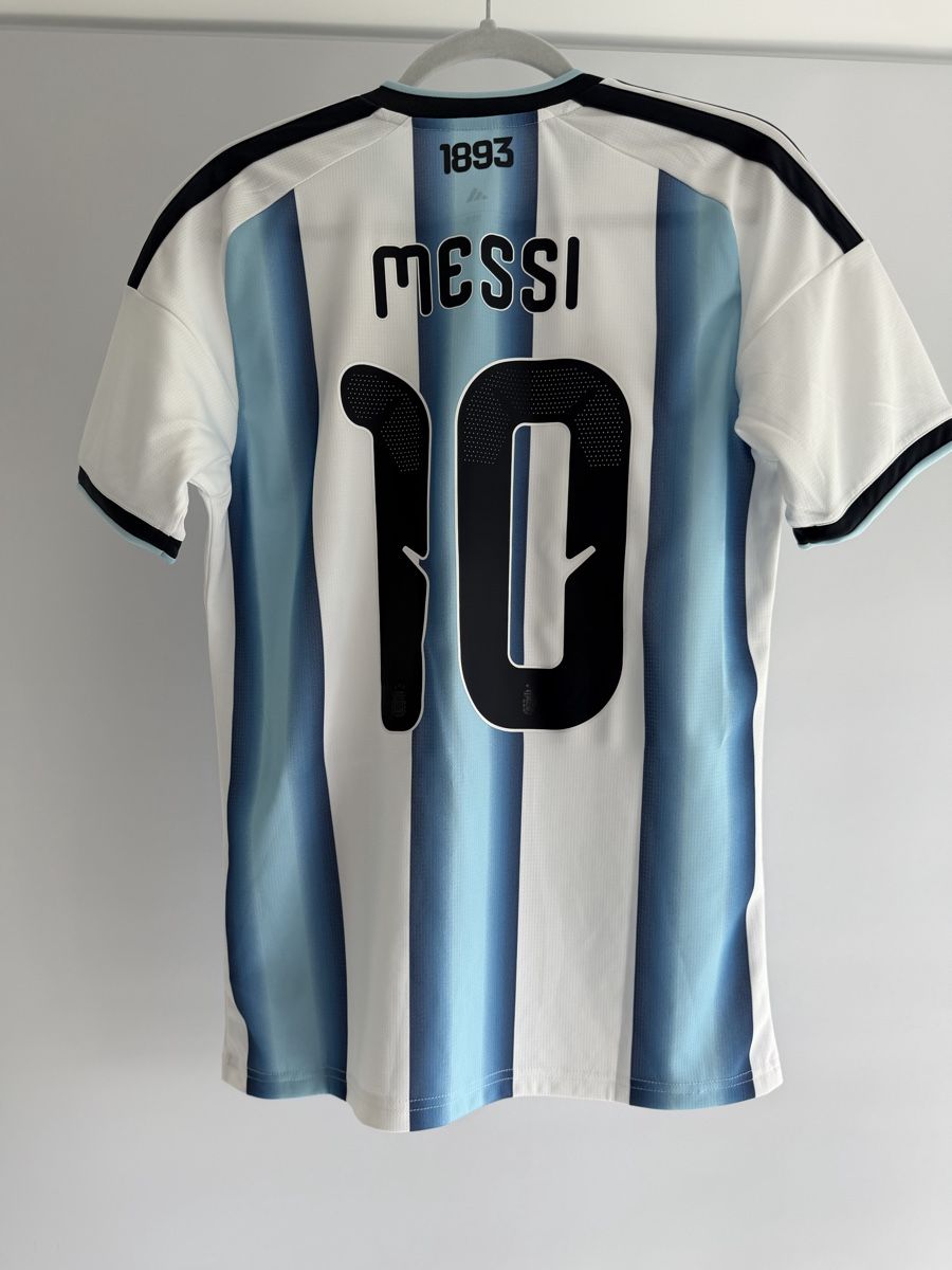 Adidas Canottiere & Pantaloni: Argentinien 2026 Home Adidas  – Usato da Meggen venduto da Patti_ 1