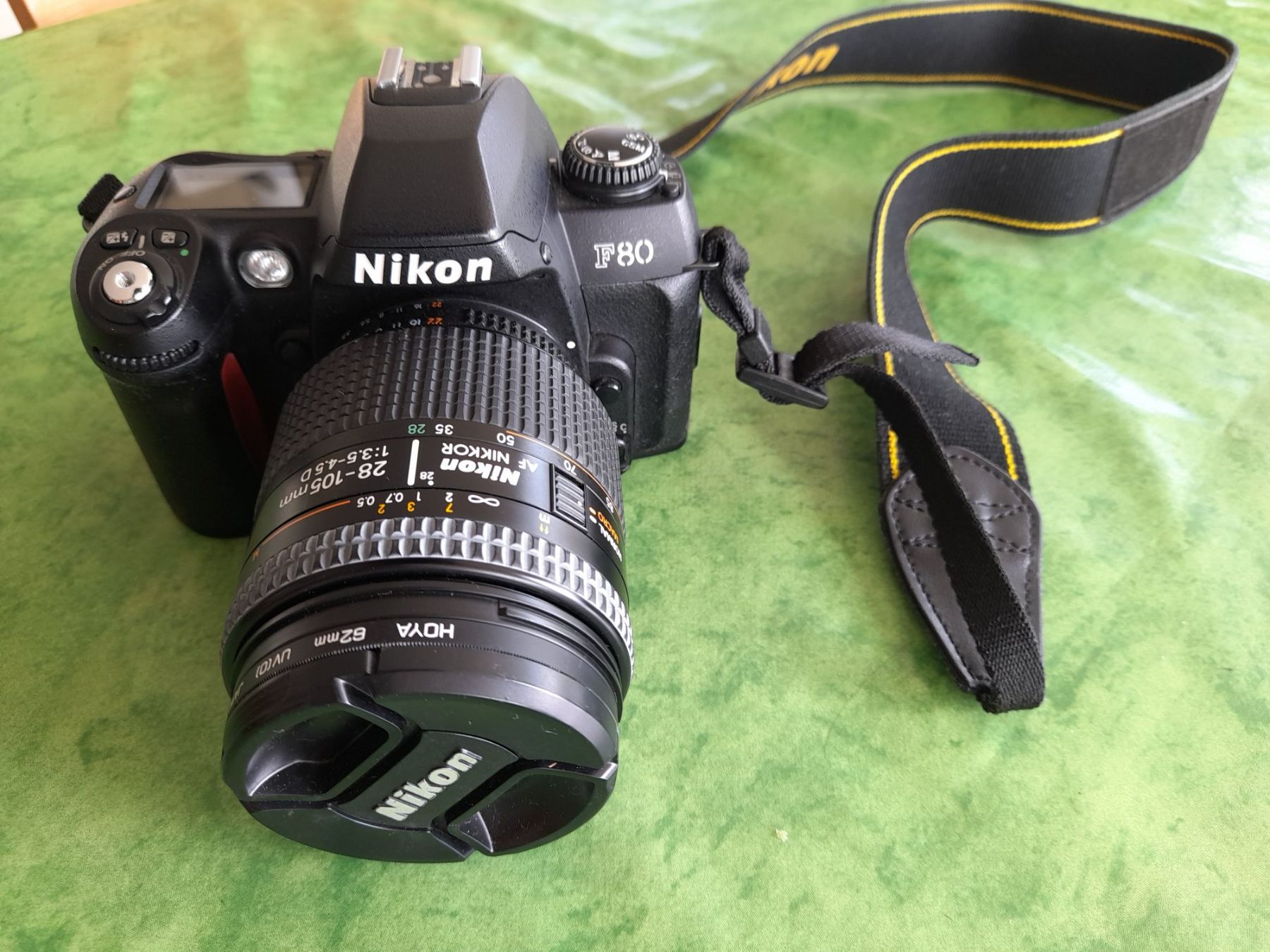 Nikon Fotocamera: Nikon F80 Spiegelreflexkamera mit Objektiv – Usato da Männedorf venduto da Igel24