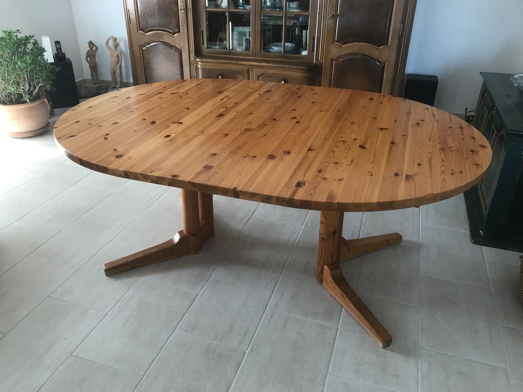 Set di tavolo e panche: Esstisch mit 6 Stühlen – Usato da Oberbuchsiten venduto da manfred.schlaeppi