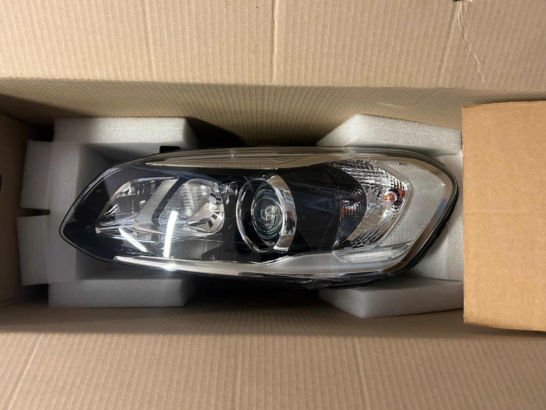 Volvo Alle Autoersatzteile: Scheinwerfer Volvo XC60 – Gebraucht aus Kreuzlingen von lilo224 5