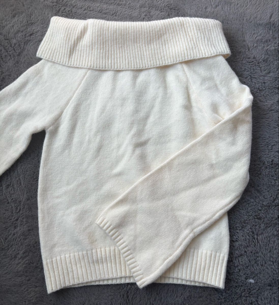Maglioni & Felpe: Sweater cream size M off-shoulder ribbed – Nuovo (secondo la descrizione) da Wichtrach venduto da Re_Fit