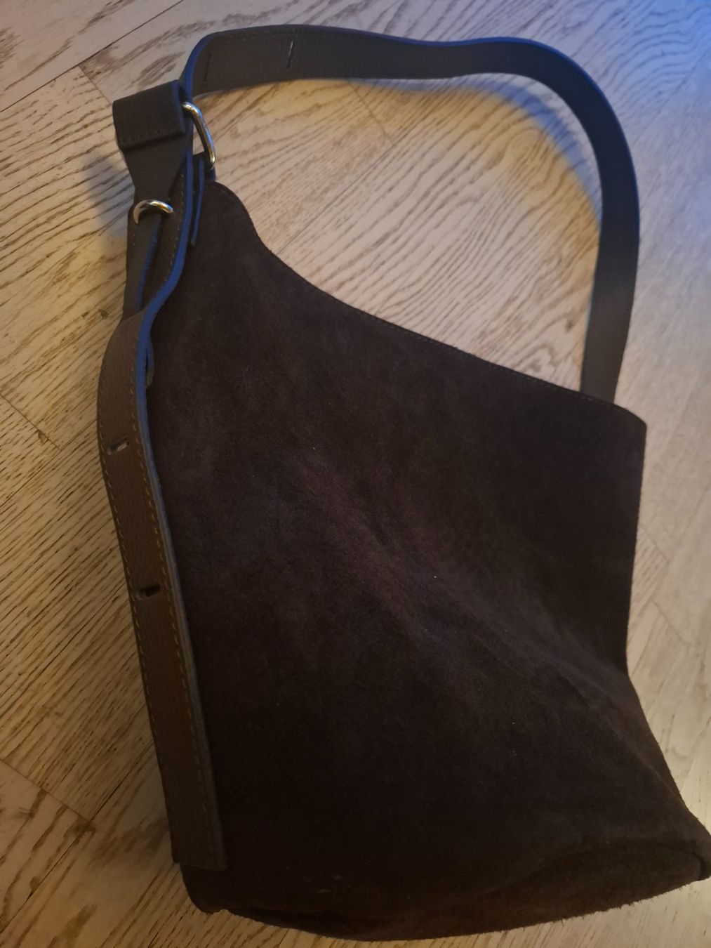 Borse da donna: Coole Beuteltasche in Leder, dunkelbraun – Nuovo (secondo la descrizione) da Wolhusen venduto da Pindha05 2