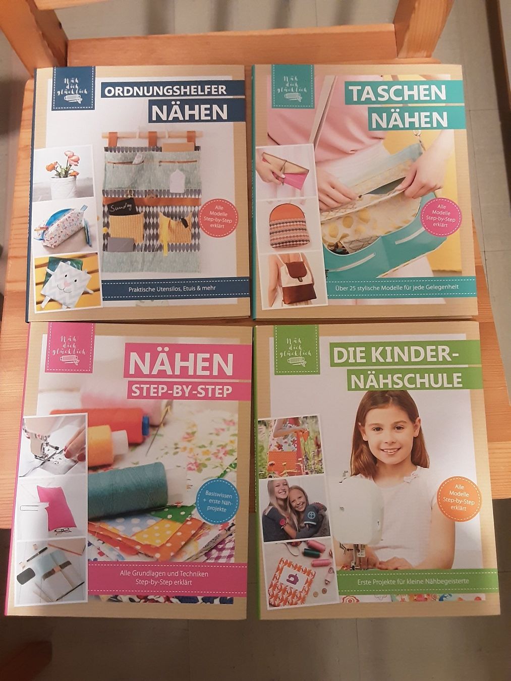 Libri: Näh dich glücklich – Nuovo (secondo la descrizione) da Glattfelden venduto da Roman2504