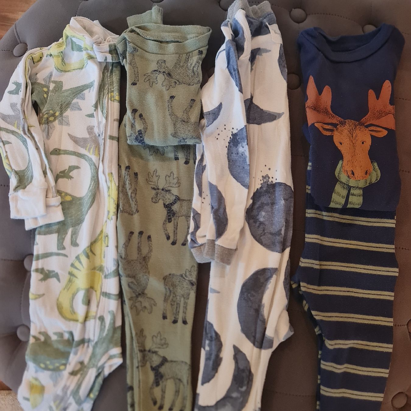 Carter's Pigiama & Simili: 4er Pack Kinder Pyjamas Gr. 80/86 Carters – Usato da Noflen BE venduto da vco_hnn7