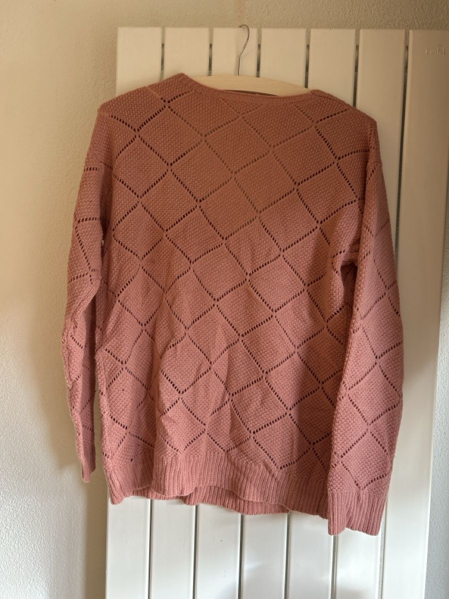 Shein Tops: Pull rose – D'occasion à lausanne par Lilos77 1
