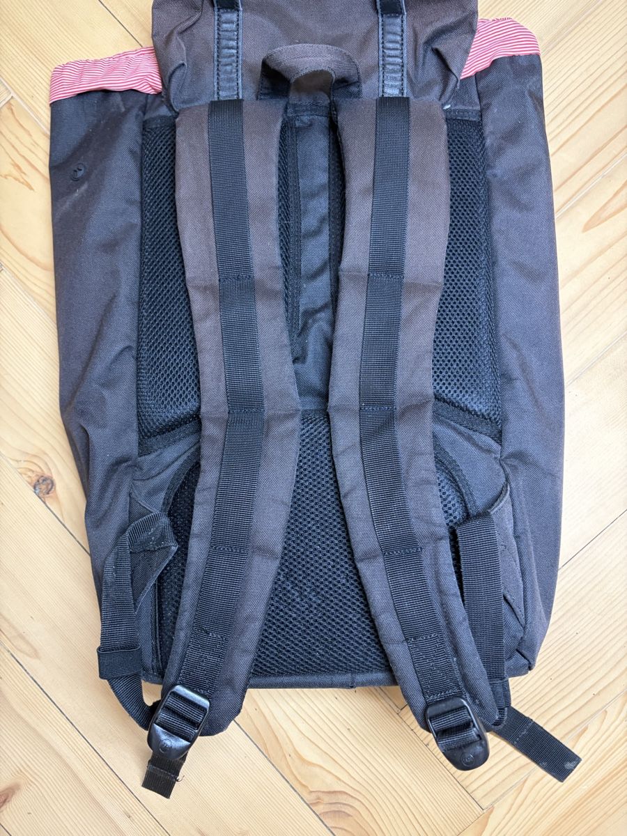 Sacs à dos: Herschel Backpack in used condition – D'occasion à Zürich par jme_7fbb 6