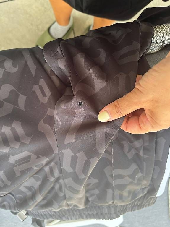 Kleiderpakete: Palm Angels Jacke und Hose – Gebraucht aus Rümlang von NeomiM 3