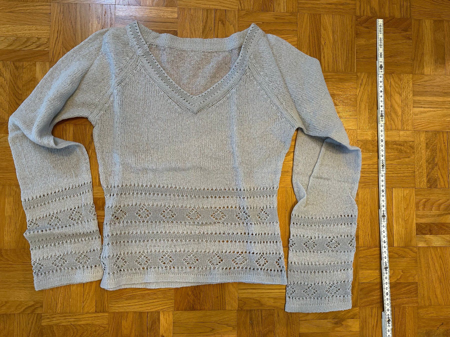 H&M Pulls & Sweat-shirts: Damen Pullover V-Ausschnitt hellgrau Strick Gr. XS – D'occasion à Winterthur par nelead