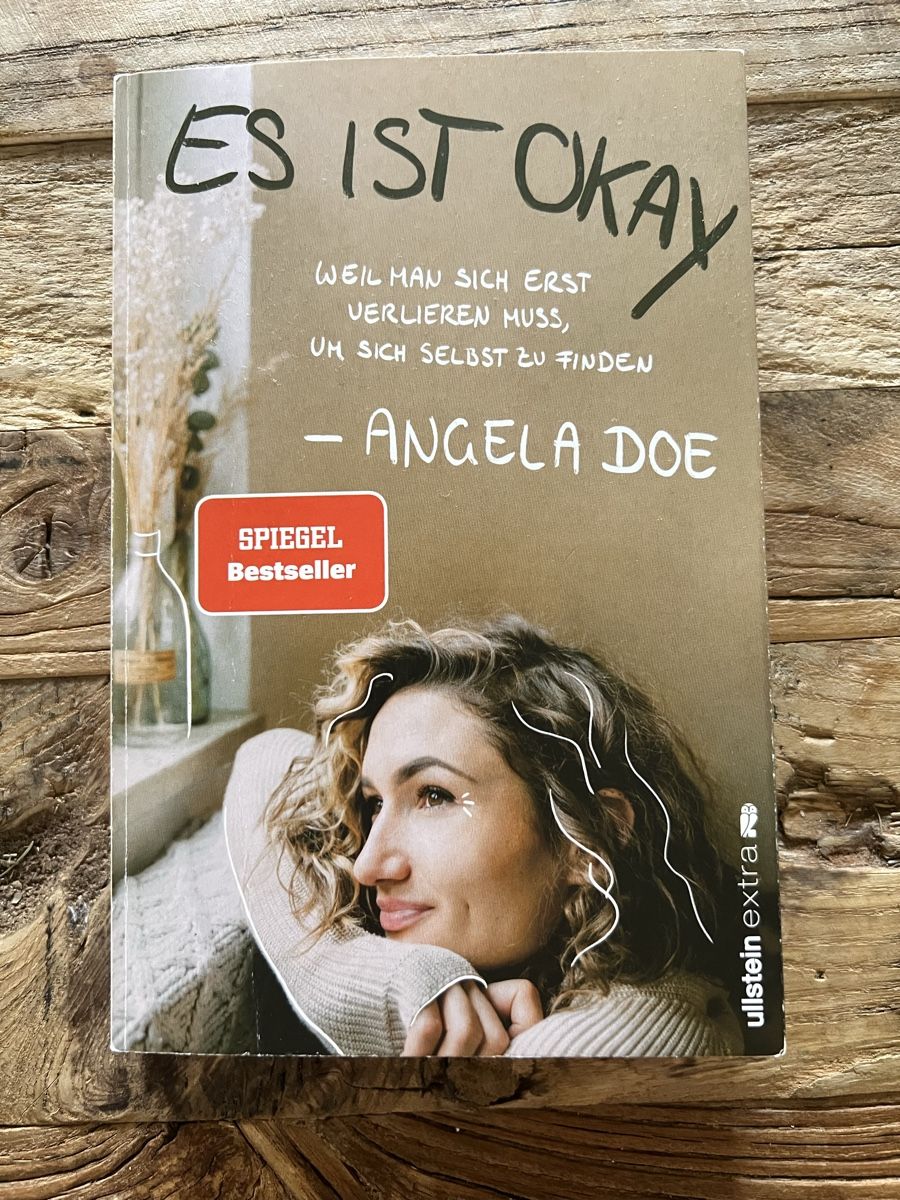 Bücher: Es ist okay - Angela Doe – Gebraucht aus Kiesen von Patricia0104