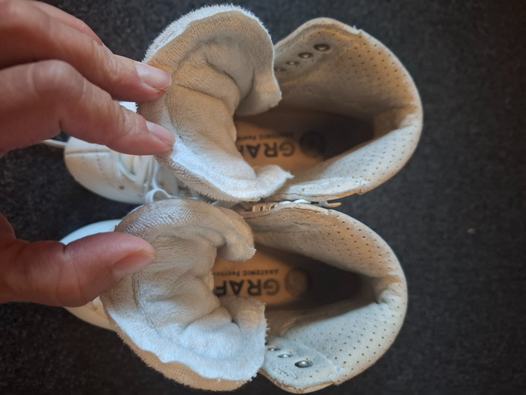 Graf Pattini da ghiaccio: Eiskunstlaufschuhe Graf Caprice Gr.4 – Usato da Flawil venduto da corinnetanner 3