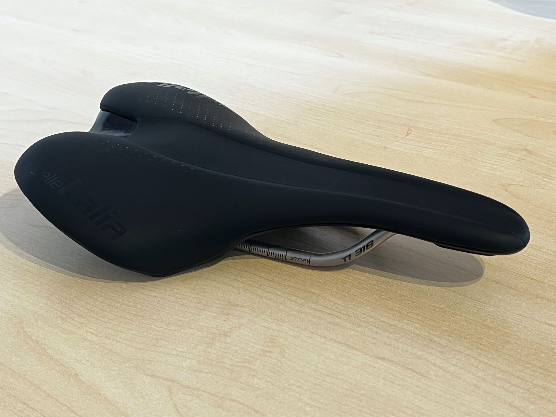 Selle Italia Sonstiges Radsport Zubehör: Top MTB-Sattel: Selle Italia SLR – Neu (gemäss Beschreibung) aus Oberbipp von  2
